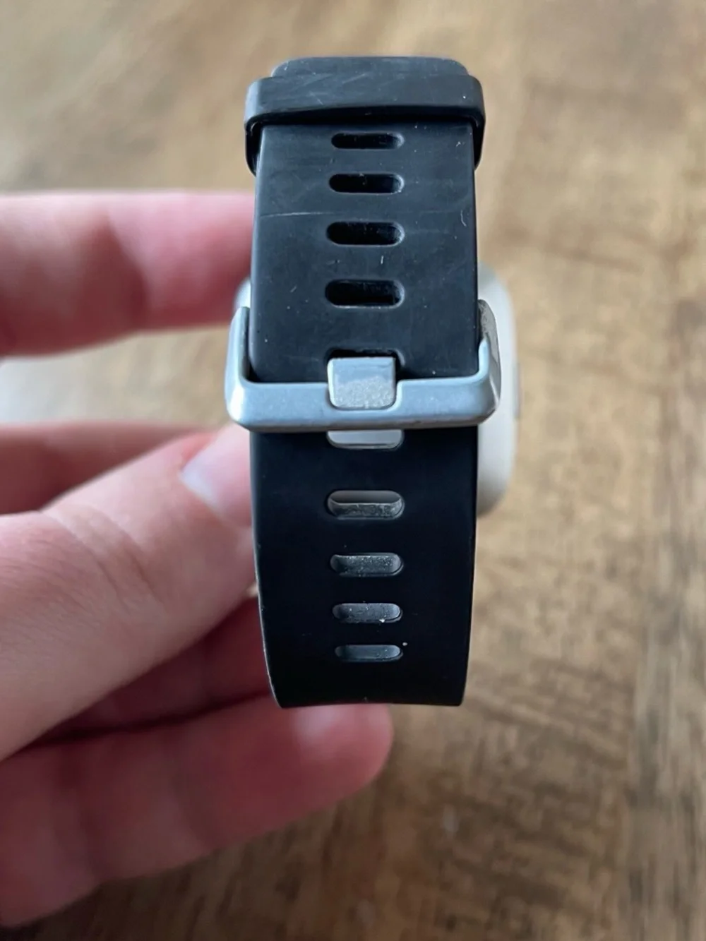 Fitbit Versa Lite Smart Watch Fitness Activity Tracker W Charger FB 415